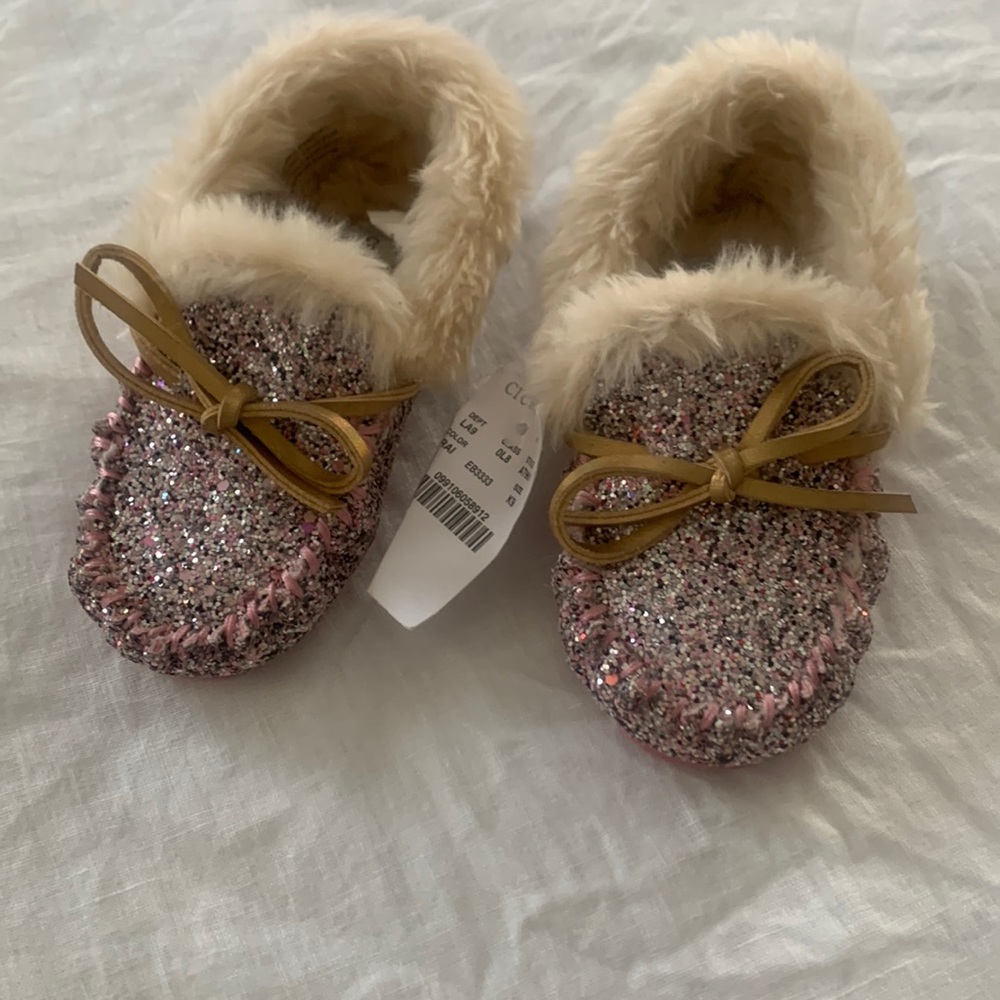 CREWCUTS Pink Glitter Faux Fur Lodge Moccasin NWT